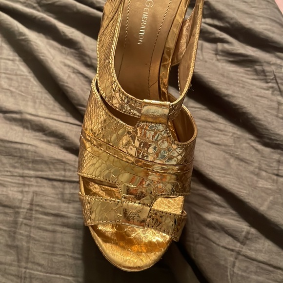 GUC BCBGeneration Rose Gold Wedge 7.5 - Picture 8 of 9